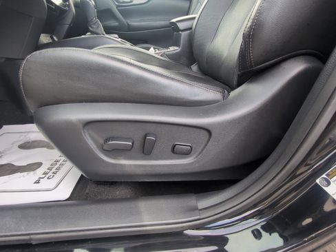 Used 2018 Nissan Rogue SL AWD/4WD image 14