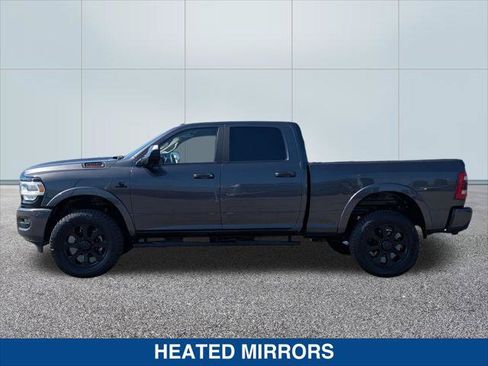 Used 2022 RAM 2500 Laramie AWD/4WD image 2