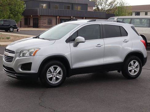 Used 2016 Chevrolet Trax LT w/ LT Convenience Package AWD/4WD image 10