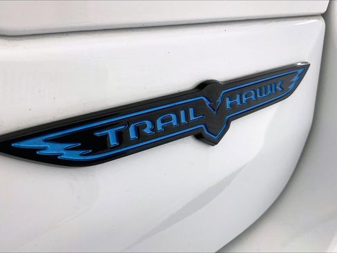 Used 2023 Jeep Grand Cherokee Trailhawk w/ Luxury Tech Group III image 7