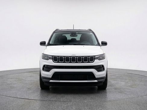 Used 2025 Jeep Compass Limited AWD/4WD image 2