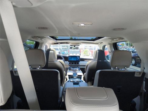 Certified 2024 Lincoln Navigator L Reserve AWD/4WD image 21