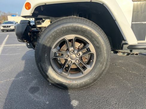 Used 2018 Jeep Wrangler Sport image 31