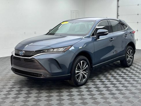 Used 2022 Toyota Venza LE AWD/4WD image 14