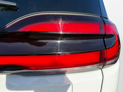 Certified 2025 Chrysler Pacifica Select image 21