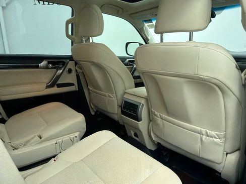 Used 2023 Lexus GX 460 Premium w/ Accessory Package AWD/4WD image 26