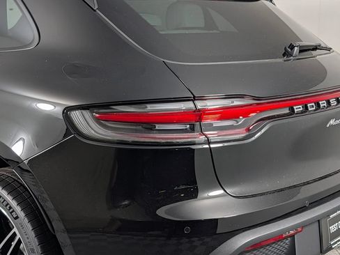 New 2026 Porsche Macan AWD/4WD image 16