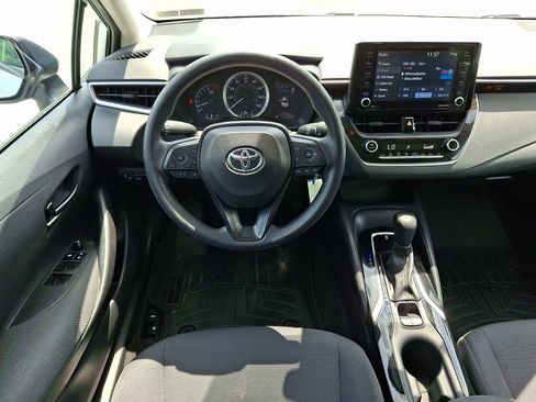Used 2022 Toyota Corolla LE FWD image 12