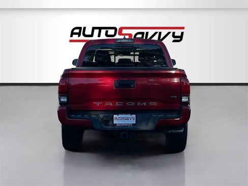 Used 2018 Toyota Tacoma TRD Sport image 6