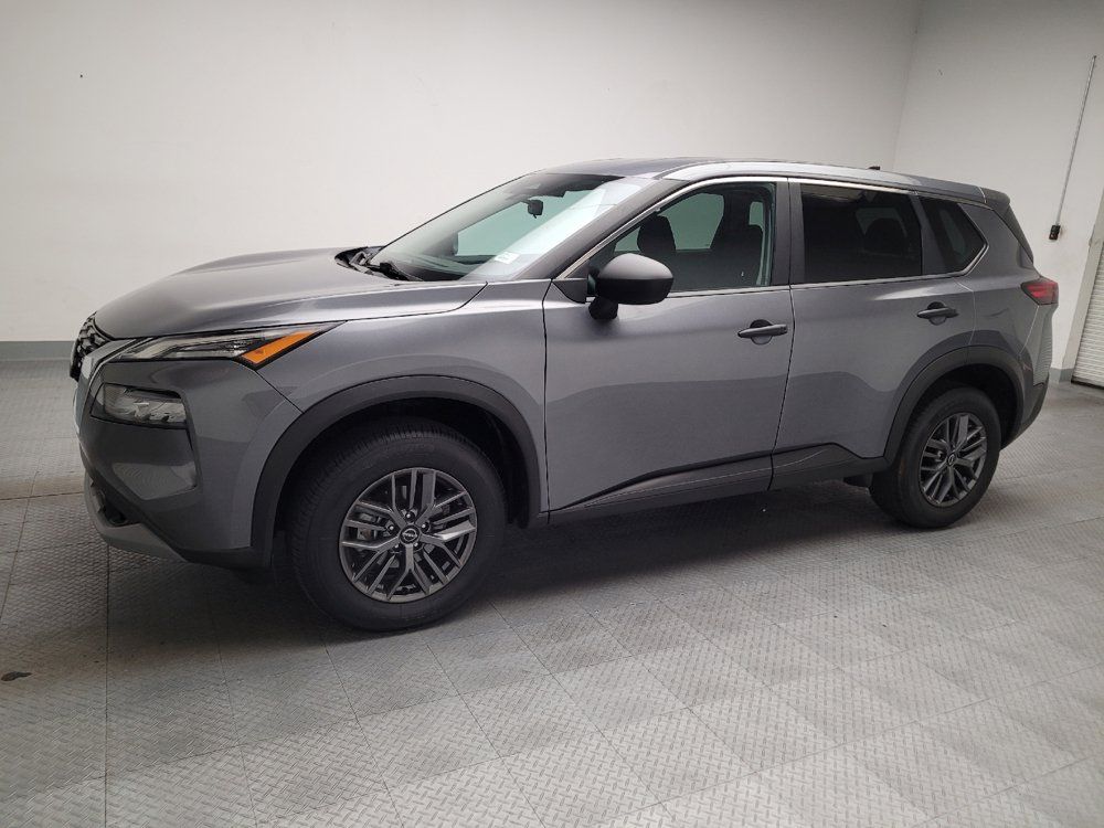 Used 2023 Nissan Rogue S FWD image 2