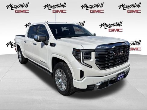 Used 2025 GMC Sierra 1500 Denali w/ Technology Package AWD/4WD image 3