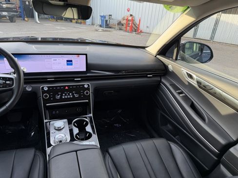 Used 2025 Genesis GV80 2.5T Standard image 31