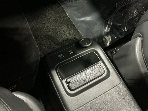 Used 2024 Nissan Ariya FWD image 18