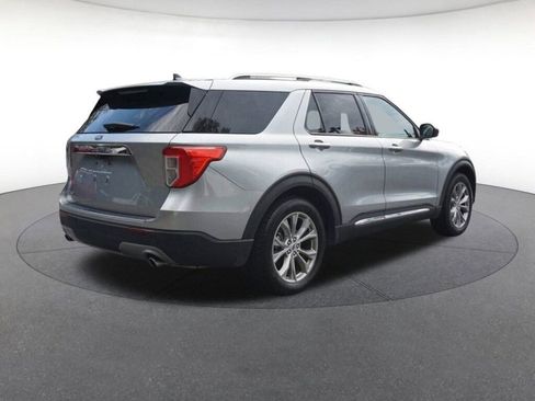 Used 2024 Ford Explorer Limited image 4