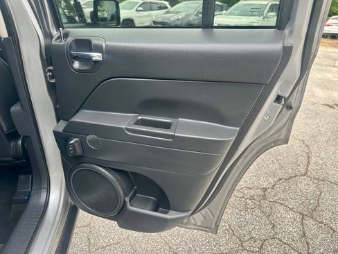 Used 2016 Jeep Patriot Sport FWD image 15
