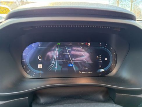 Used 2025 Volvo XC40 B5 Core w/ Protection Package Premier image 10