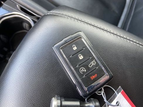 Used 2023 Jeep Grand Cherokee Limited image 44