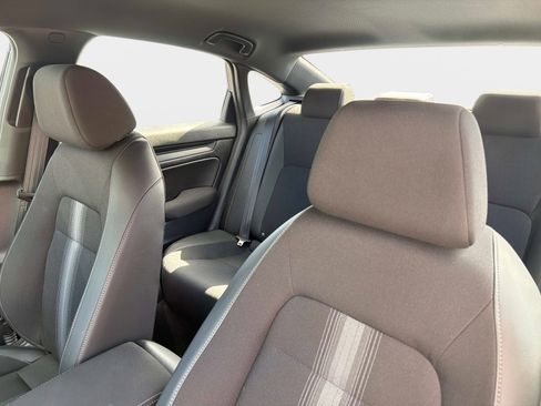 Used 2025 Honda Civic Sport image 37