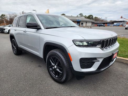 Certified 2025 Jeep Grand Cherokee Laredo X w/ Luxury Tech Group I image 23