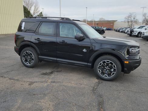 New 2025 Ford Bronco Sport Outer Banks w/ Outer Banks Tech Package+ image 16