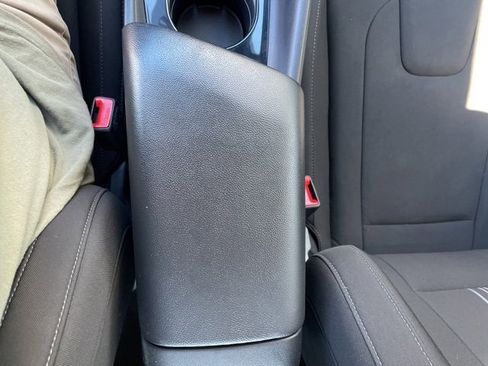 Used 2022 Hyundai Elantra SEL w/ Convenience + Premium Package image 10