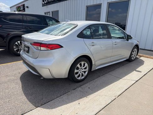 Used 2022 Toyota Corolla LE FWD image 6