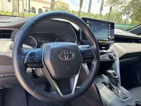 Used 2021 Toyota Venza AWD/4WD image 17