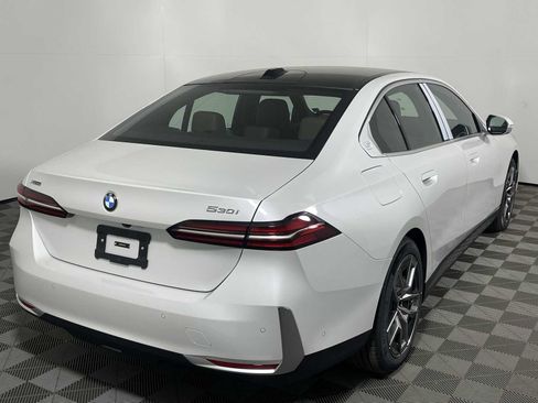 New 2026 BMW 530i xDrive w/ Premium Package image 9