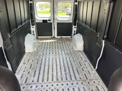 Used 2021 RAM ProMaster 2500 image 11