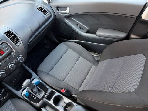Used 2018 Kia Forte LX FWD image 16
