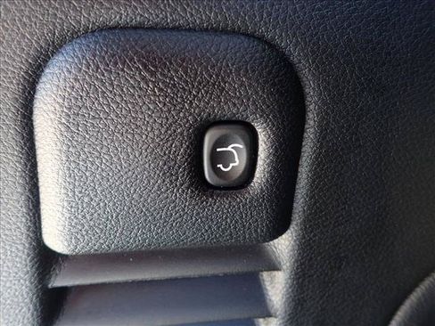 Used 2022 Jeep Grand Cherokee Limited AWD/4WD image 9