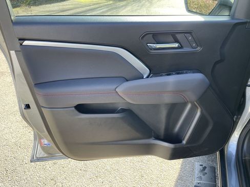 Used 2025 Chevrolet Colorado Z71 w/ Technology Package image 22