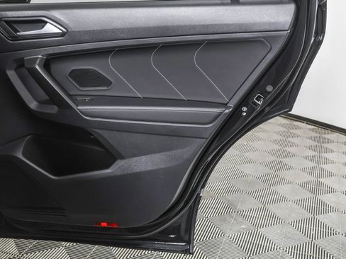 Used 2023 Volkswagen Tiguan SEL R-Line image 43