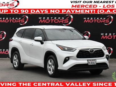 Used 2022 Toyota Highlander LE