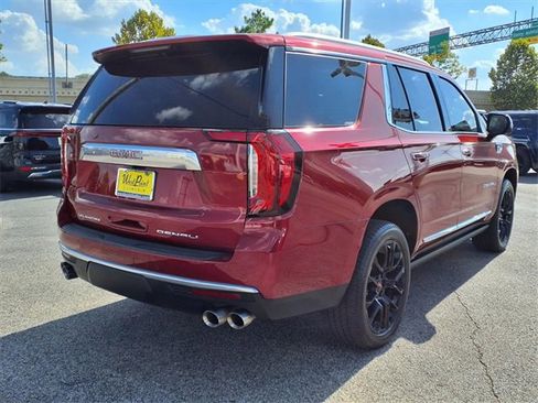 Used 2022 GMC Yukon Denali w/ Max Trailering Package image 2