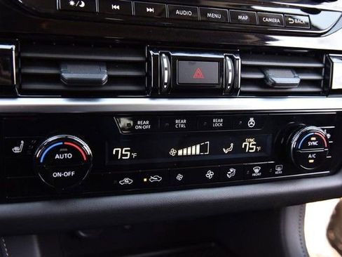 Certified 2024 Nissan Pathfinder SL image 19