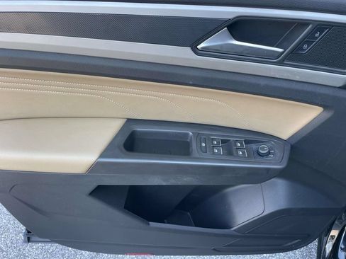 Certified 2022 Volkswagen Atlas Cross Sport SE FWD image 15