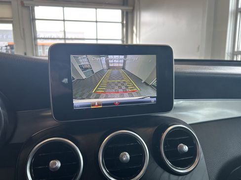 Used 2019 Mercedes-Benz GLC 300 4MATIC image 26