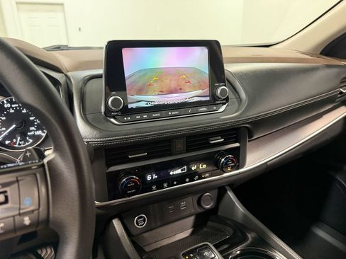 Used 2023 Nissan Rogue SV AWD/4WD image 78