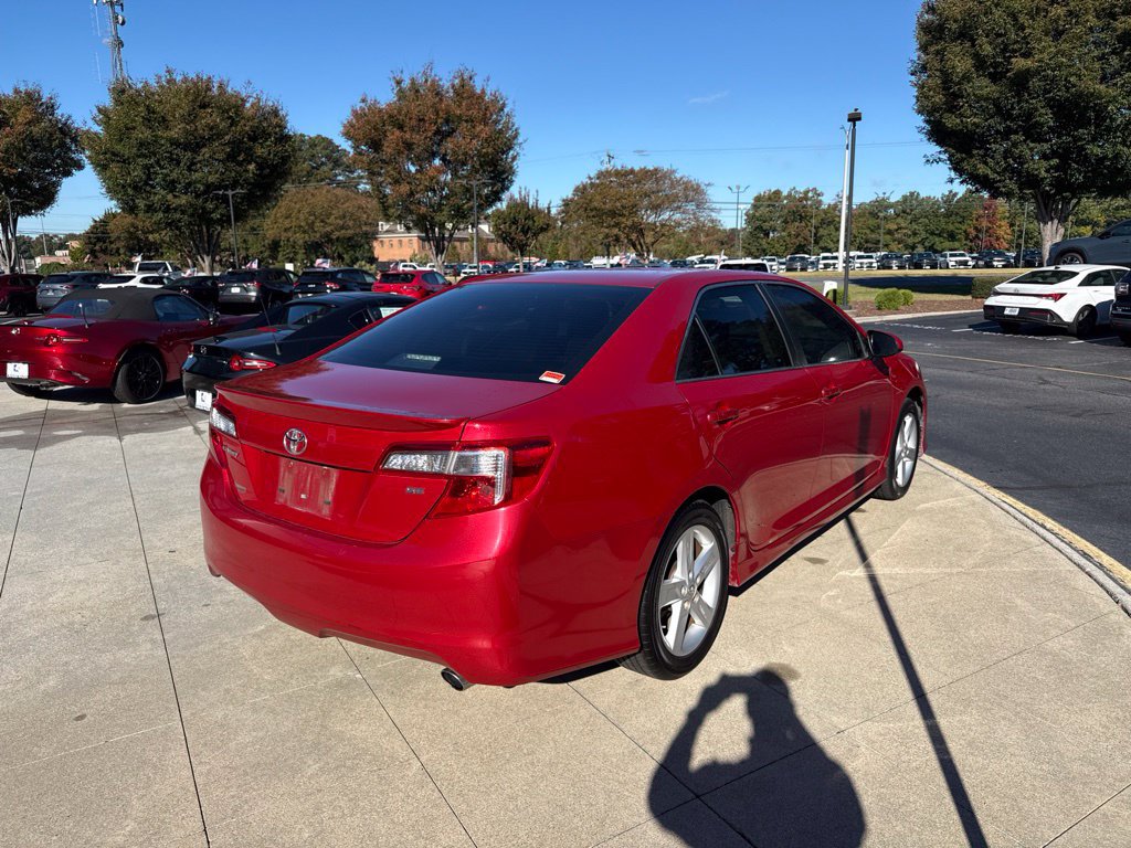 Used 2014 Toyota Camry SE FWD image 6