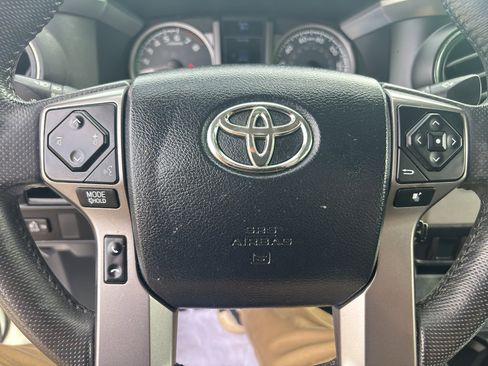 Used 2017 Toyota Tacoma SR5 image 13