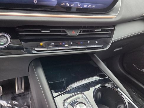 Used 2024 Buick Envision Sport Touring AWD/4WD image 25