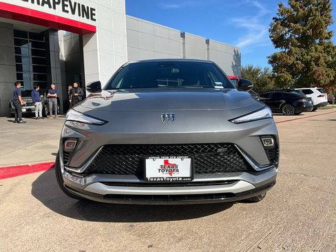 Used 2025 Buick Envista Sport Touring image 4