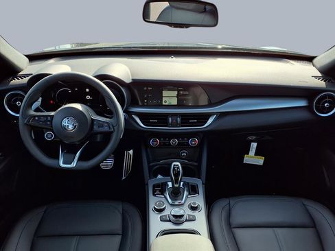 New 2025 Alfa Romeo Stelvio Sprint image 10