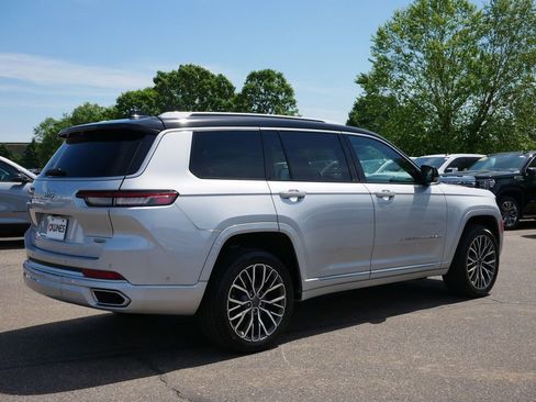 Used 2022 Jeep Grand Cherokee L Summit AWD/4WD image 10