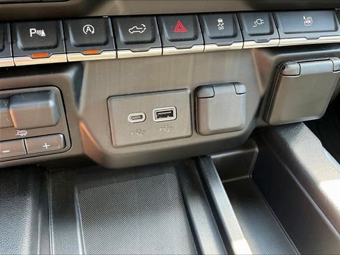 Used 2019 GMC Sierra 1500 SLT w/ SLT Premium Plus Package AWD/4WD image 17