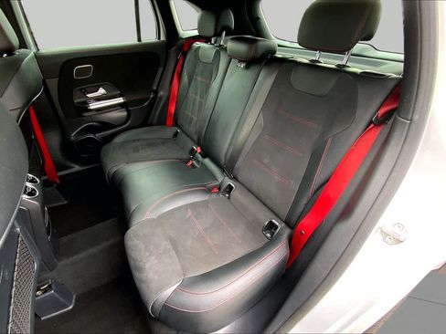 Used 2021 Mercedes-Benz GLA 35 AMG 4MATIC image 21