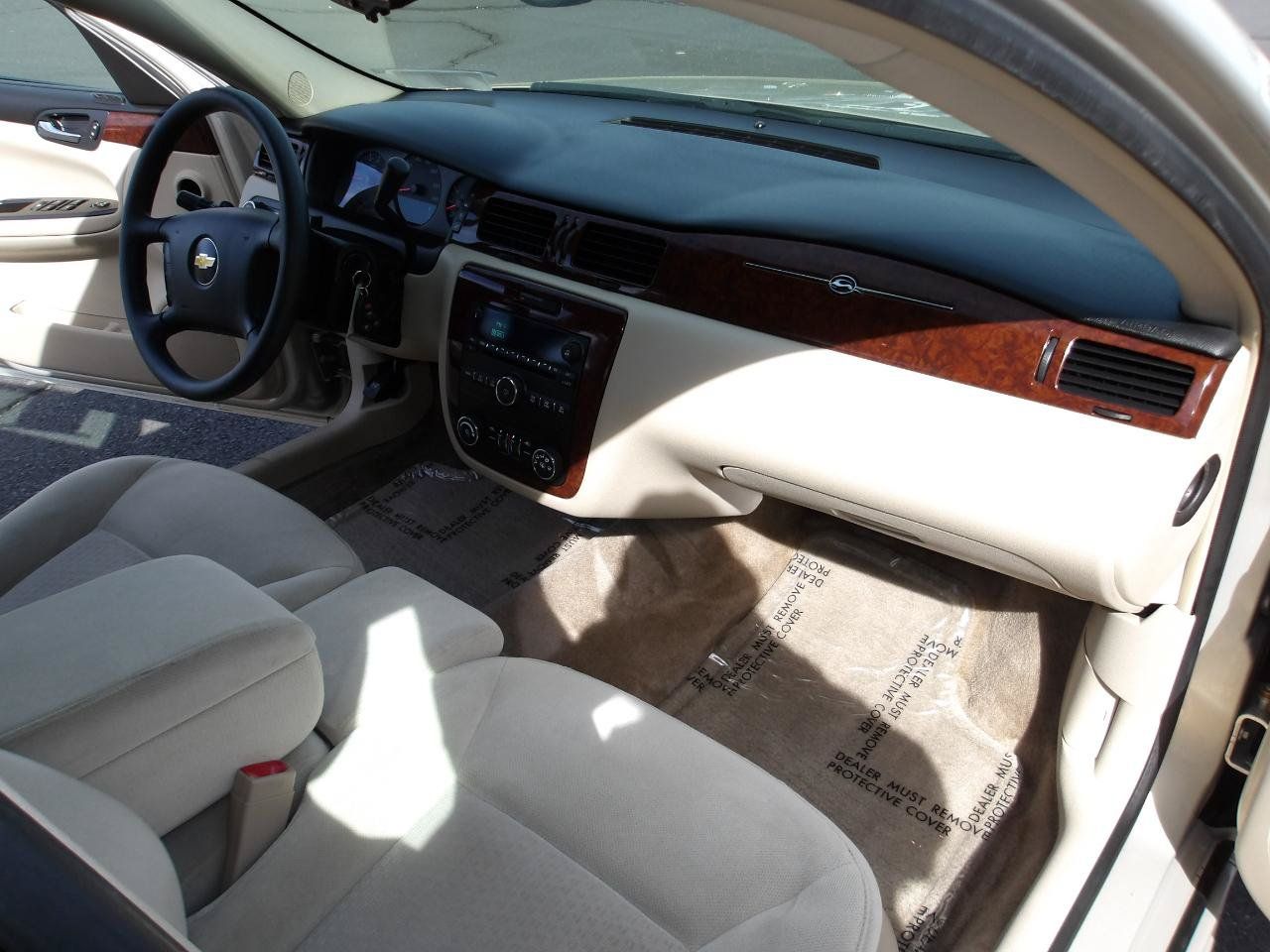 Used 2010 Chevrolet Impala LS FWD image 12