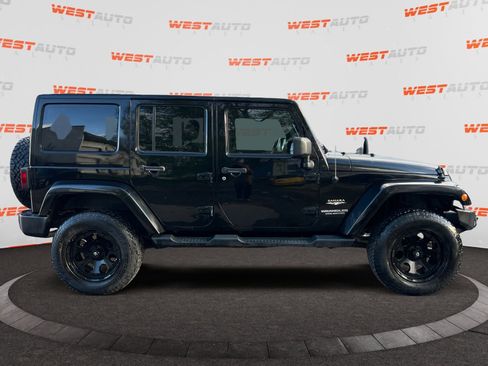 Used 2013 Jeep Wrangler Unlimited Sahara w/ Dual Top Group AWD/4WD image 6