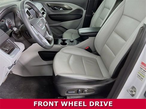 Used 2023 GMC Terrain SLT w/ Infotainment Package II image 3